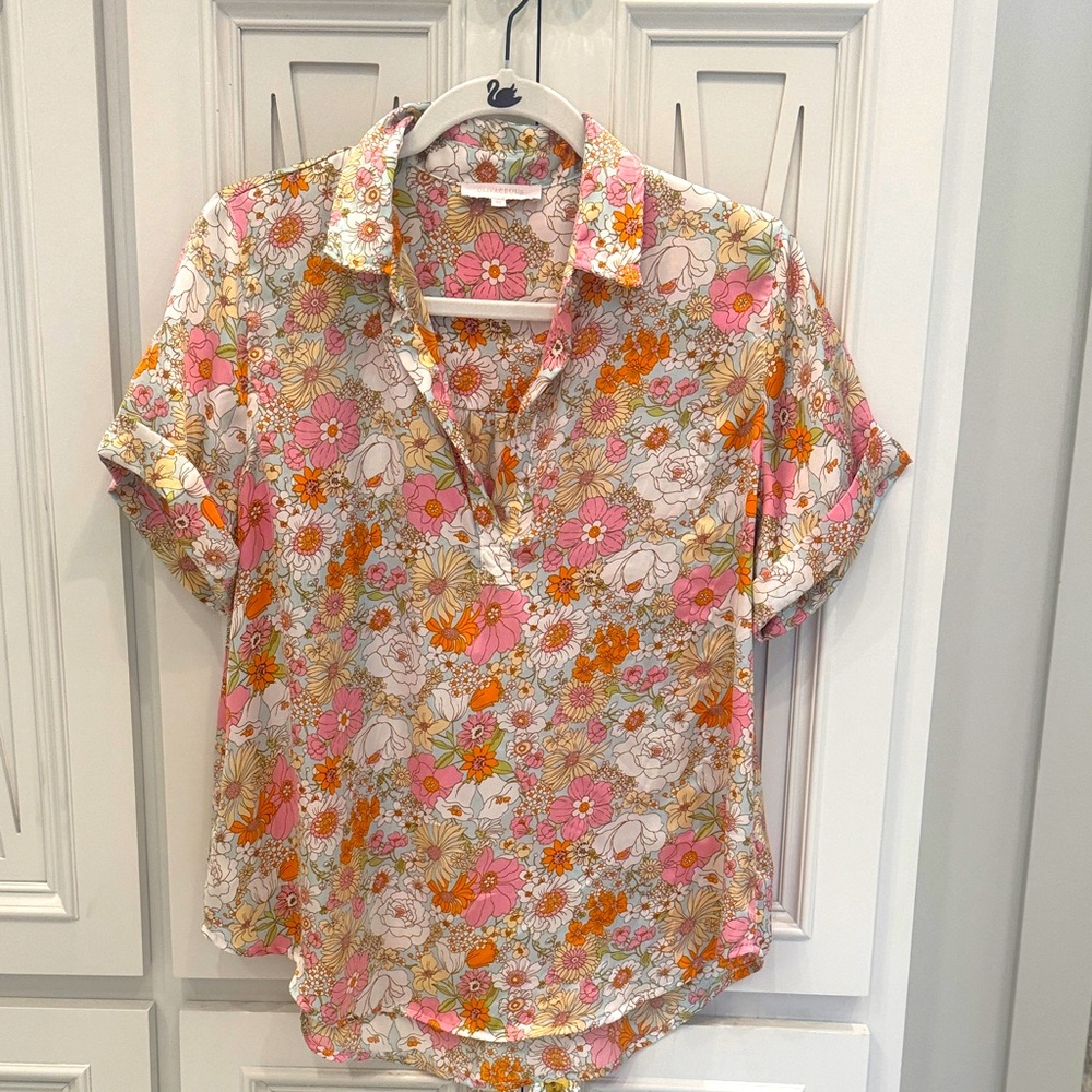Olivaceous Floral Short-Sleeve Buttonfront Blouse - Pink, Orange, White